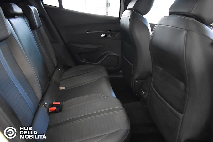 PEUGEOT 2008 BlueHDi 130 S&S EAT8 Allure